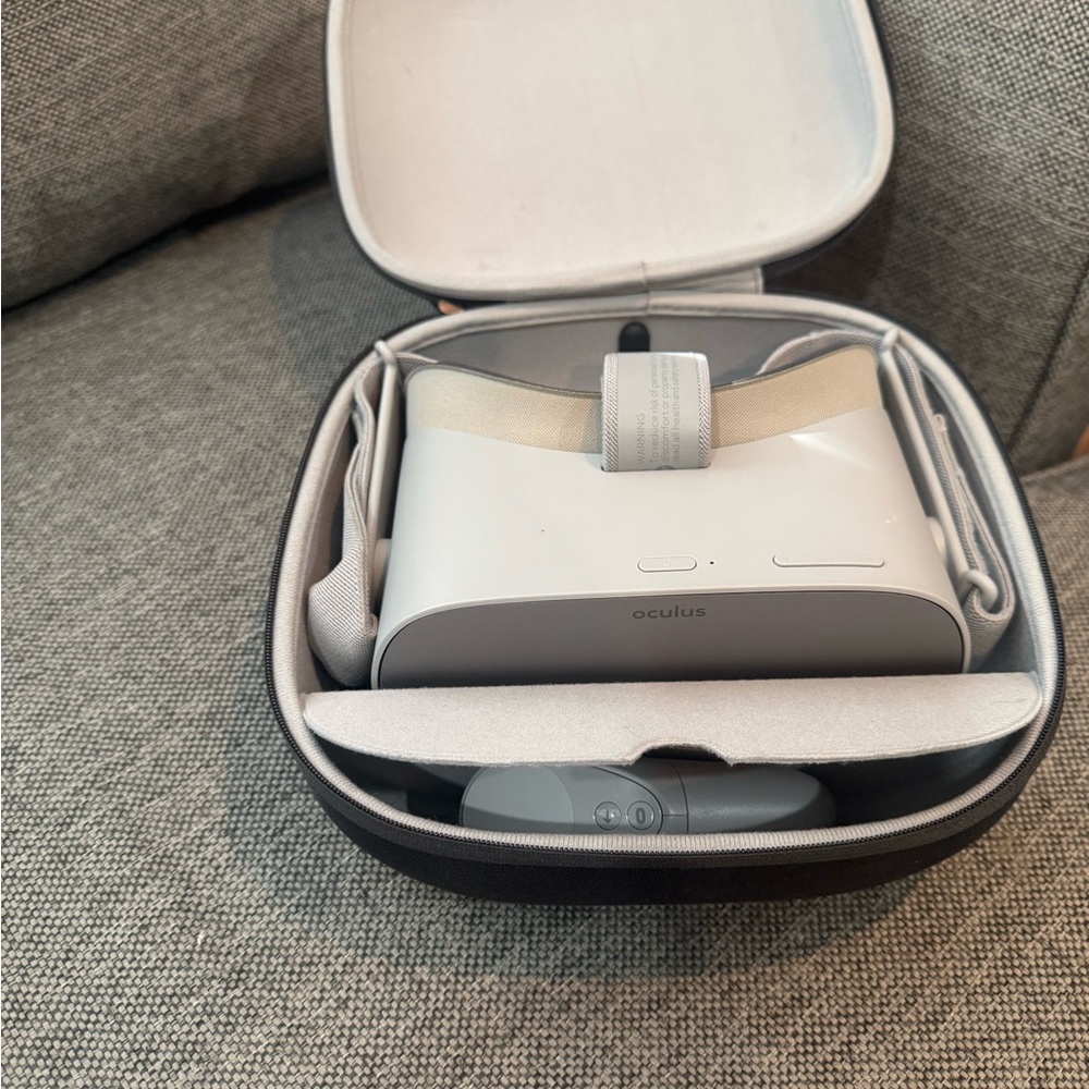 Oculus go VR headset